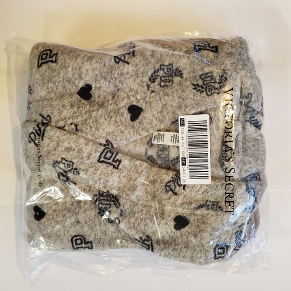 NIP VS PINK Teddy Robe Set (Both!!) - Picture 2 of 5